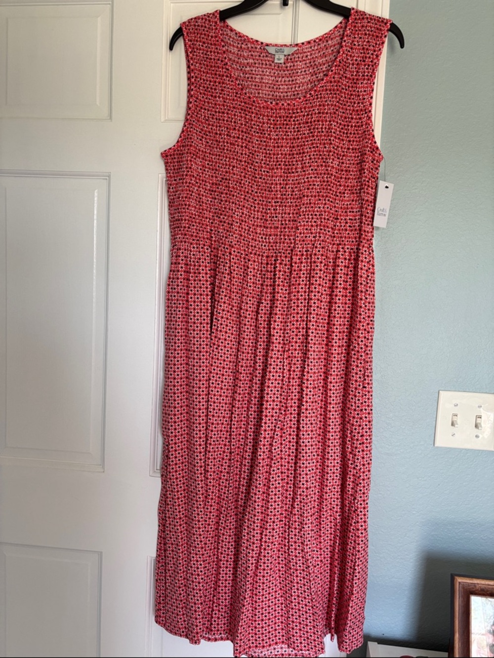 Croft & Barrow cotton dress. Smocked bodice with flowy skirt. Size Large